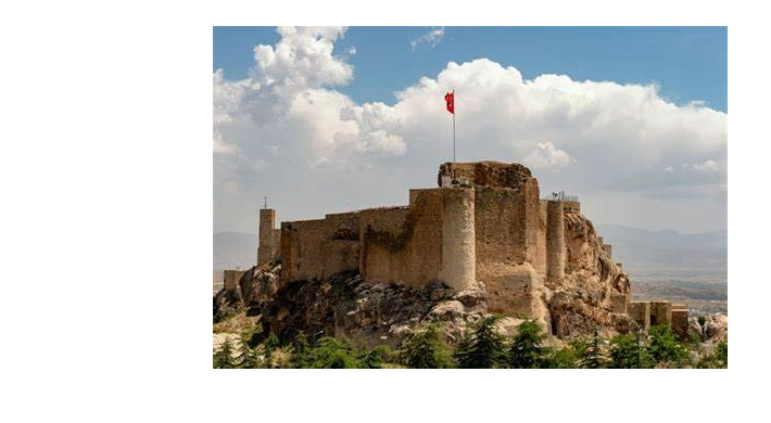 Elâzığ’ın turizme açılan kapısı 4 bin yıllık Harput'a ziyaretçiler gelmeye başladı.