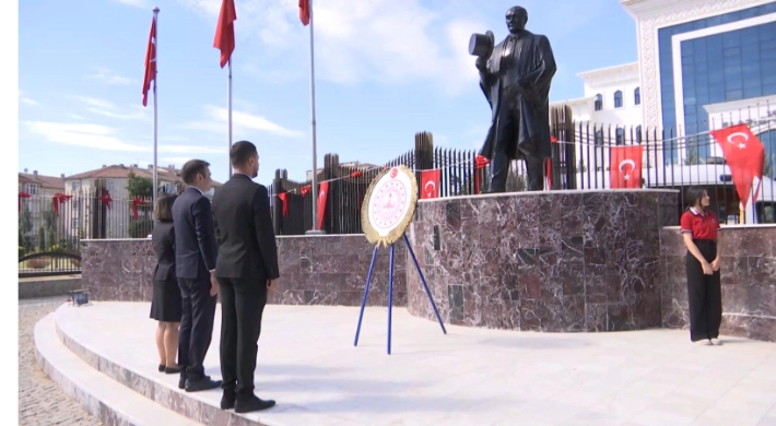 Elazığ’da Yeni Eğitim Öğretim Yılı Başladı Yeni eğitim öğretim yılı başladı.