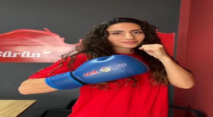 Elazığlı Milli Boksör Gizem Özer’e Sponsor Desteği