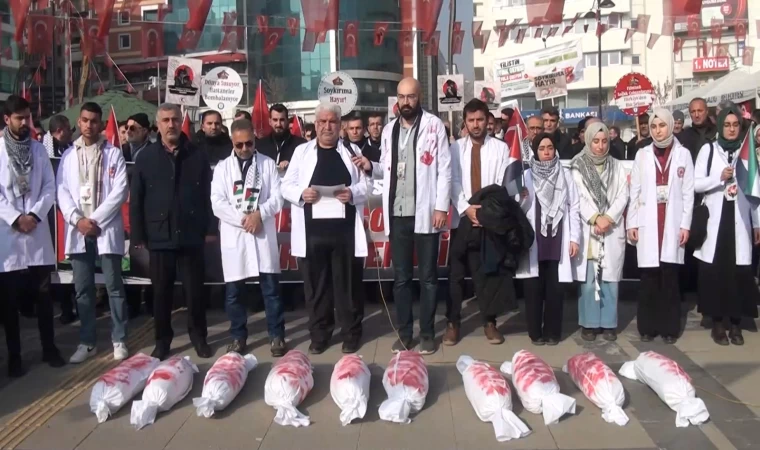 Doktorlar Gazze'deki Katliamı Protesto Etti