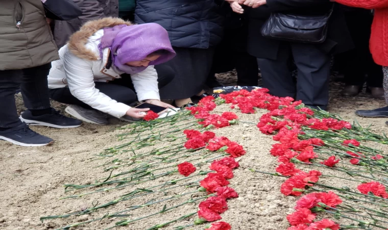 Kocası Tarafından Silahla Vurularak Öldürülen Kadın Toprağa Verildi