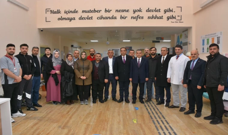 Keleş, "Türkiye Yüzyılı" Vizyonuyla Çalışan Teşkilat Üyeleri İle Bir Araya Geldi