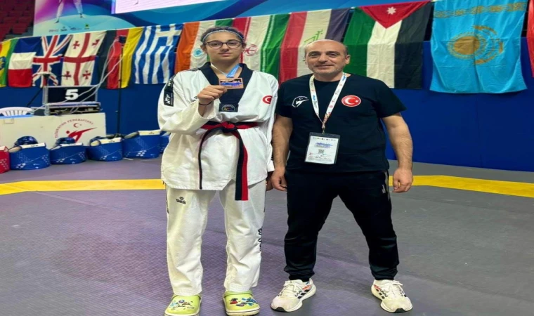 Taekwondo’da Elazığ’a 2 Madalya