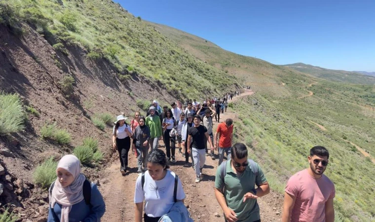 Elazığ'da Hazarbaba Dağı’na Doğa Yürüyüşü Gerçekleştirildi