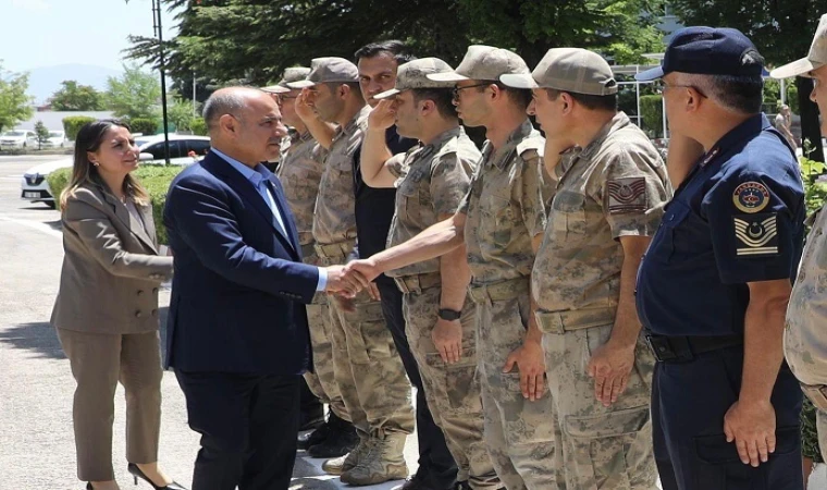 Elazığlı İçişleri Bakan Yardımcısı Aktaş, Bayram Nedeniyle Elazığ’da