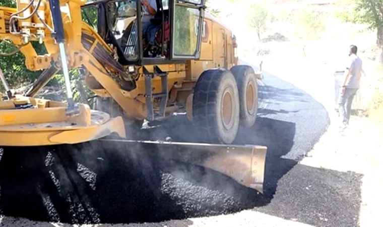 Keban'da Yol Bakım ve Onarım Çalışması