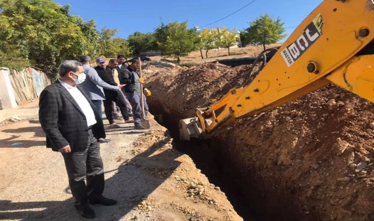 Kovancılar’da Yol Yapım Çalışmaları Sürüyor