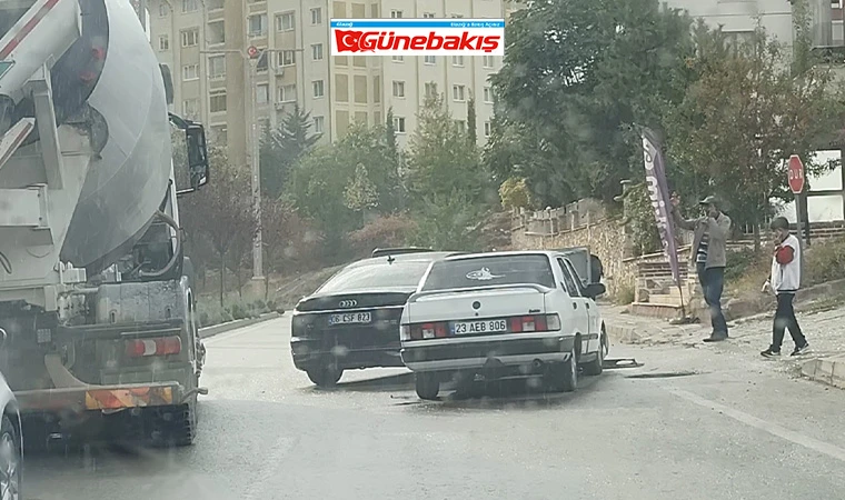 Elazığ’da Maddi Hasarlı Trafik Kazası