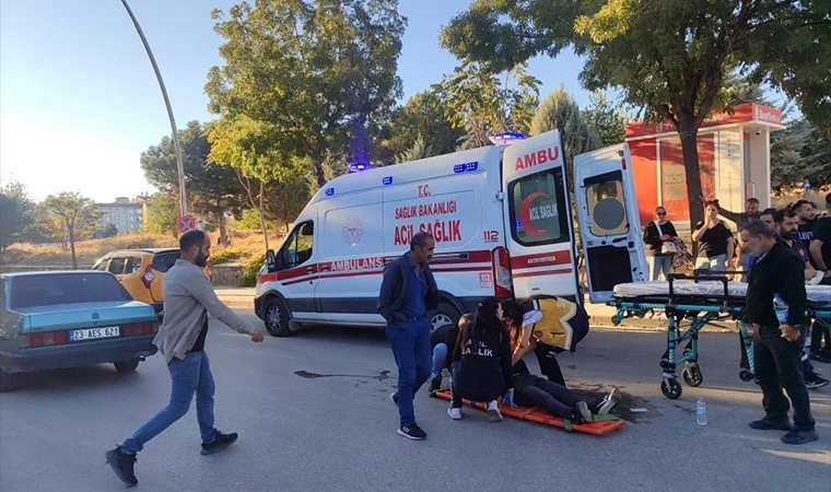 Elazığ’da Motosiklet İle Taksi Çarpıştı:1 Yaralı