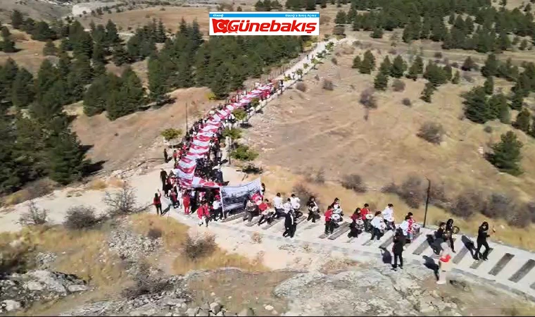 Tarihten Geleceğe Cumhuriyet Adımları Yürüyüşü