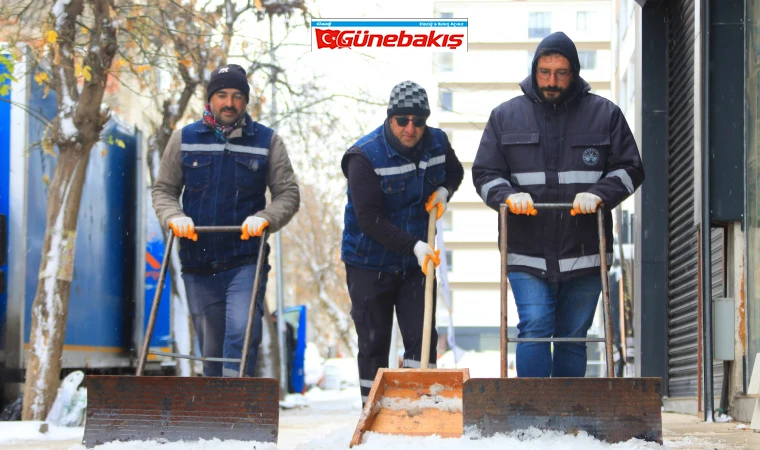 Elazığ Belediyesi, Şehrin Dört Bir Yanında Karla Mücadele Ediyor