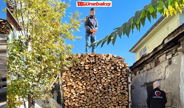 Hayır Derneği Yakacak Yardımı Yaptı