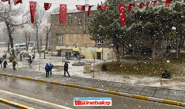 Elazığ’da Yoğun Kar Yağışı Devam Ediyor