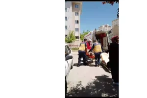 Elazığ’da Yaşlı Teyze Oy Kullanmaya Ambulansla Götürüldü