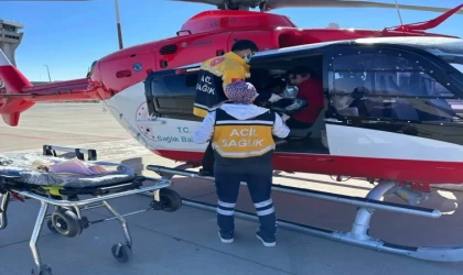 2 Yaşındaki Solunum Rahatsızlığı Olan Emine Bebek Helikopter İle Elazığ’a Getirildi