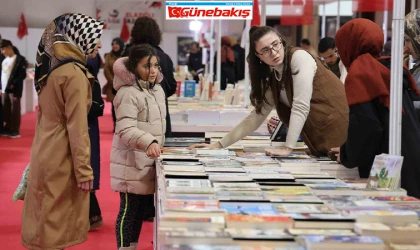 Elazığ Kitap Fuarı’na Vatandaşların İlgisi Sürüyor